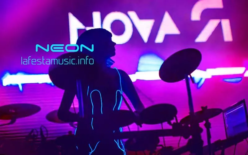 Originelle Neon-Show und Künstler. Organisation und Ideen von Neon-Partys und Neon-Events. Buchen Sie Neonkünstler und Shows in der Schweiz, Frankreich, Monaco, Deutschland. Ultraviolette Party