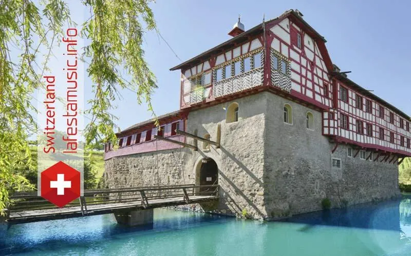 Boda en el Castillo de Hagenwil, Suiza (ideas, consejos, precios). Alquilar el Castillo de Hagenwil para una boda en Suiza. Organización de un banquete de boda y fiesta en el Castillo de Hagenwil en Suiza.