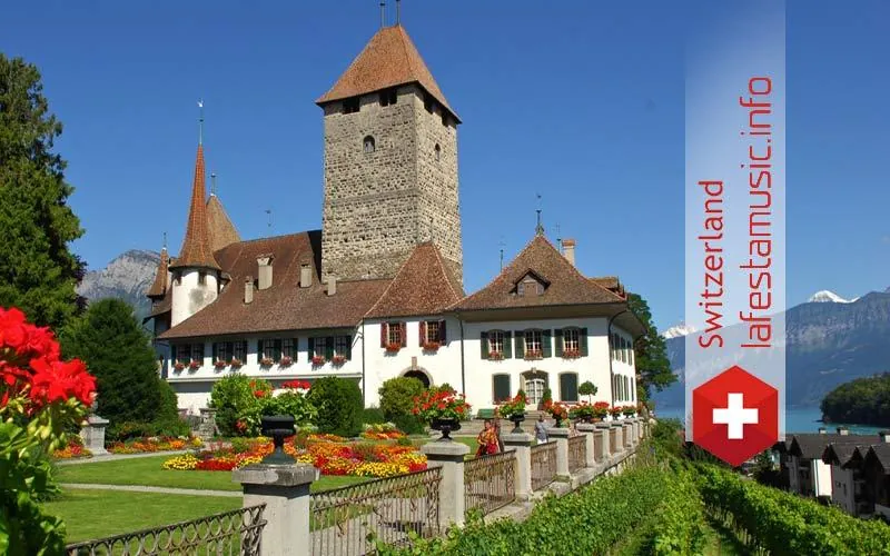 Весілля у замку Шпіц, Швейцарія (ідеї, поради, ціни). Оренда замку Шпіц для весільної церемонії. Організація весільної вечірки та банкету у швейцарському замку Шпіц.