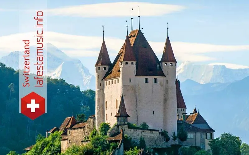 Весілля у замку Тун, Швейцарія (ідеї, поради, ціни). Оренда замку Тун для весільної церемонії. Організація весільної вечірки та банкету у швейцарському замку Тун.