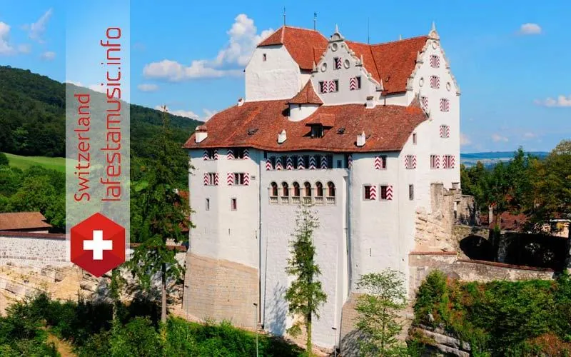Boda en el Castillo de Wildegg, Suiza (ideas, consejos, precios). Alquilar el Castillo de Wildegg para una boda en Suiza. Organización de un banquete de boda y fiesta en el Castillo de Wildegg en Suiza.