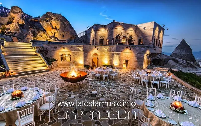 Wedding organization and wedding painting in Cappadocia. Booking artists and musicians for a corporate event in Cappadocia. The best hotels and wedding agencies in Cappadocia