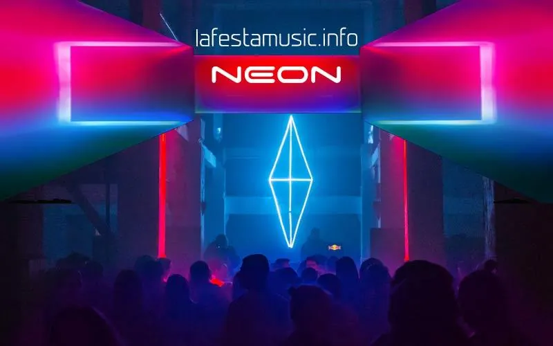 Original neon show and artists. Organisation and ideas of neon party and neon event. Book neon artists and shows in Switzerland, France, Monaco, Germany. Ultraviolet party