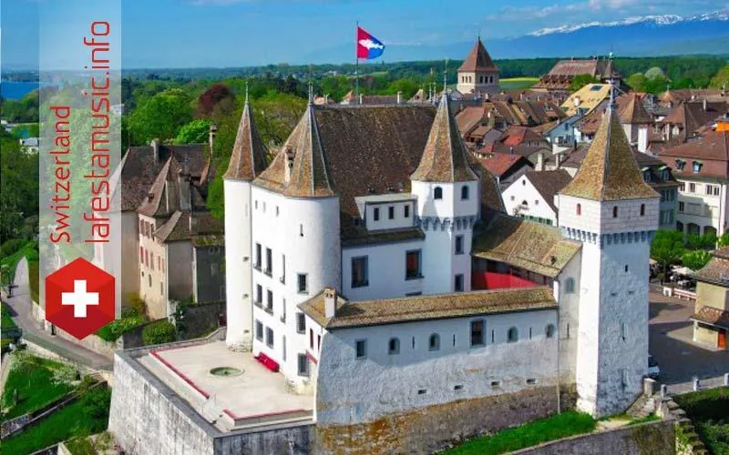 Eventos y banquetes en el Castillo de Nyon. Alquiler del Castillo de Nyon en Suiza para conferencias de negocios. Planificación de una fiesta privada y cumpleaños en el Castillo de Nyon (Zurich, Berna, Lugano)