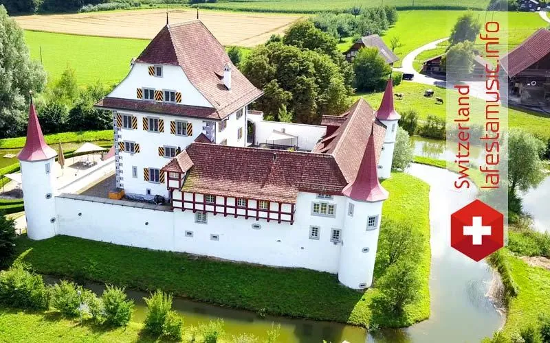 Boda en el Castillo de Wyher, Suiza (ideas, consejos, precios). Alquilar el Castillo de Wyher para una boda en Suiza. Organización de una recepción de boda y fiesta en el Castillo Wyher en Suiza.