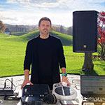 Оригинальный швейцарский DJ-музыкант. Лучший цюрихский диджей мультиинструменталист. Заказать топ-диджея в Швейцарии и Цюрихе